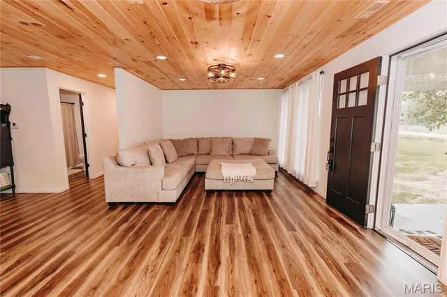 $430,000 | 274 Highway 42, Dixon, MO 65459