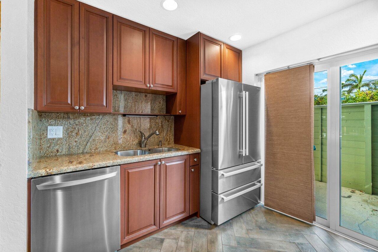 724 Mariners Way Boynton Beach, FL 33435 - Photo 11 of 38 009-724MarinersWay-BoyntonBeach-FL-33435