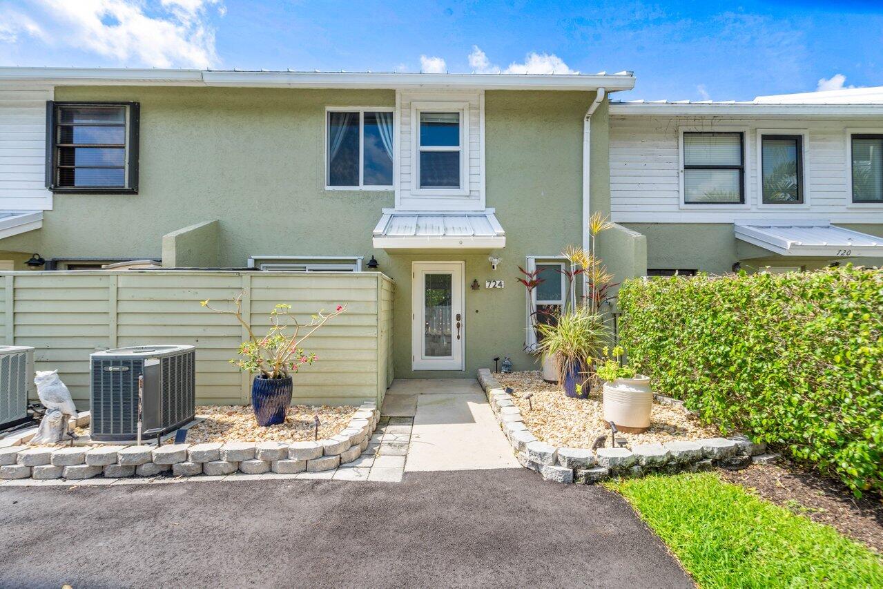 724 Mariners Way Boynton Beach, FL 33435 - Photo 6 of 38 004-724MarinersWay-BoyntonBeach-FL-33435