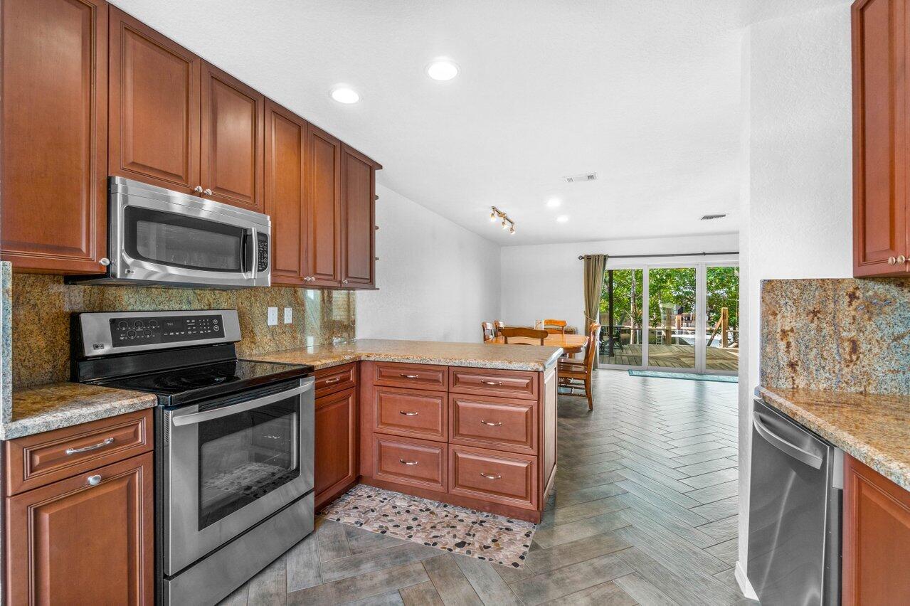 724 Mariners Way Boynton Beach, FL 33435 - Photo 9 of 38 008-724MarinersWay-BoyntonBeach-FL-33435