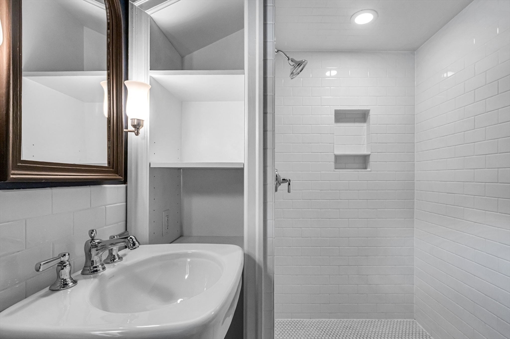 28 Brittany Road Longmeadow, MA 01106 - Photo 29 of 40