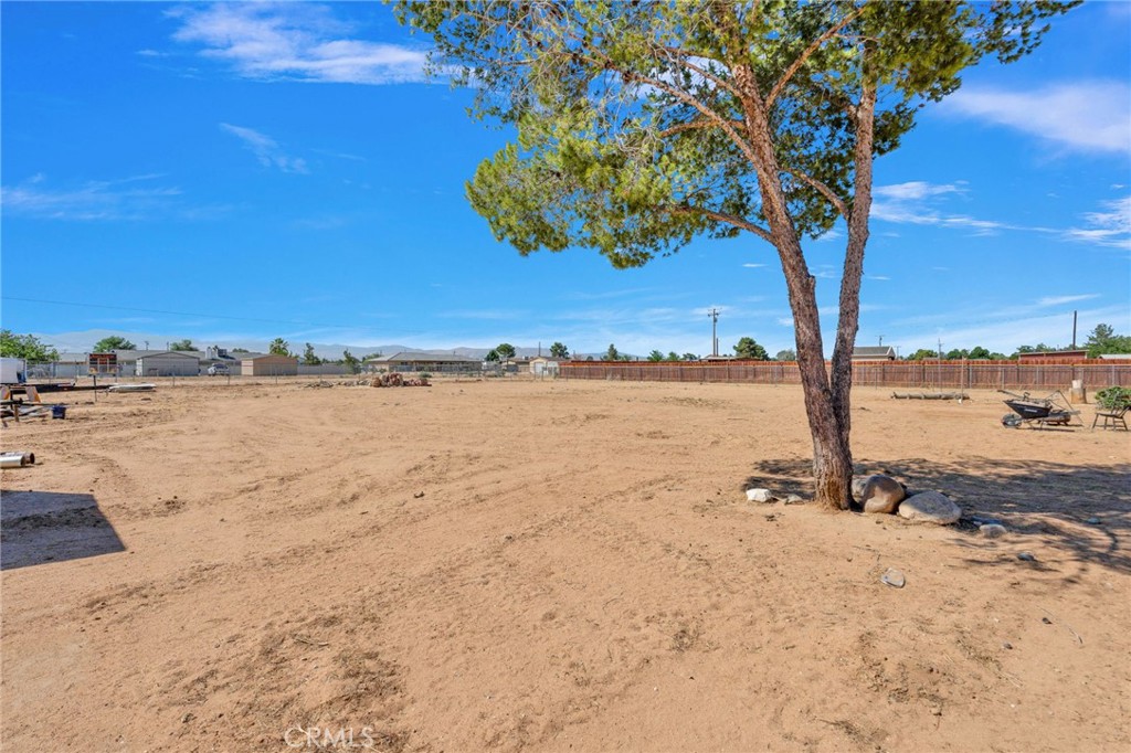 15075 Flathead Road Apple Valley, CA 92307 - Photo 37 of 53