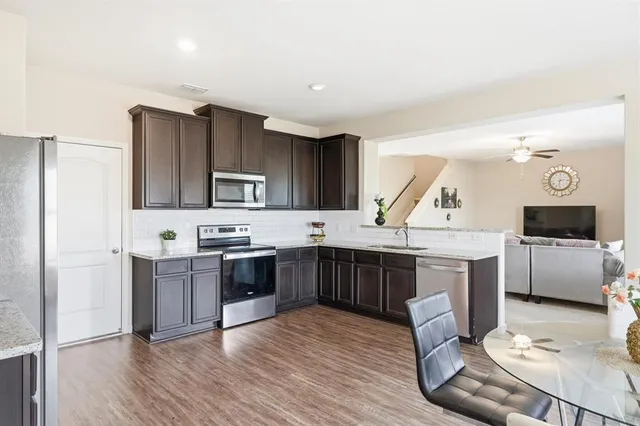 a picture of a cabinet