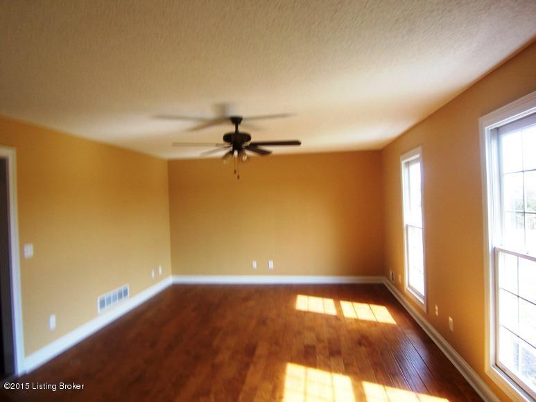 420 Stonehouse Road Bardstown, KY 40004 - Photo 3 of 17 Living Room
