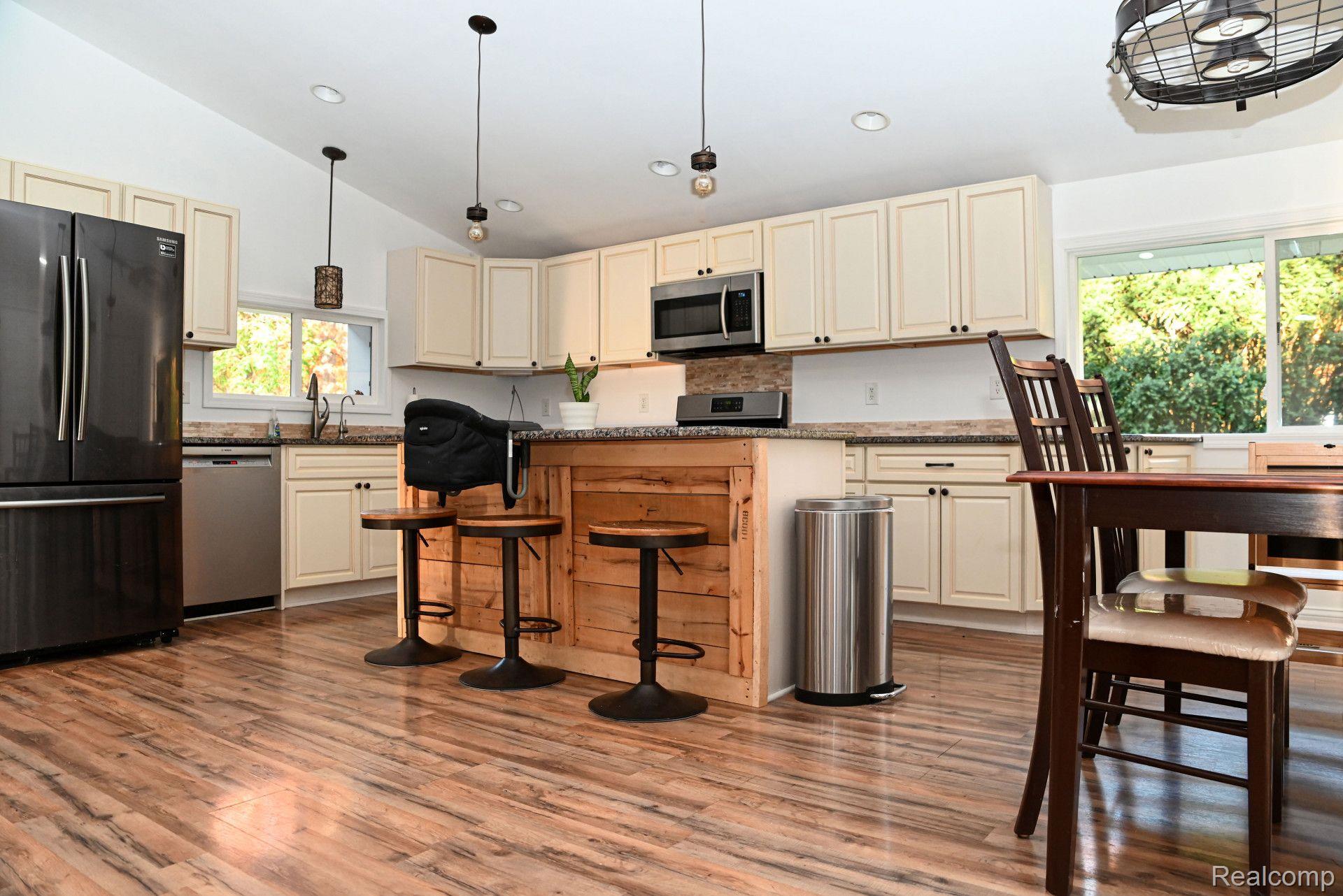 2741 Cherry Road Highland, MI 48356 - Photo 8 of 29 Gallery Image 8