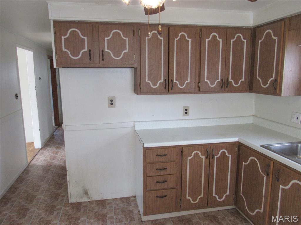 209 West 2nd S Street Mount Olive, IL 62069 - Photo 5 of 14