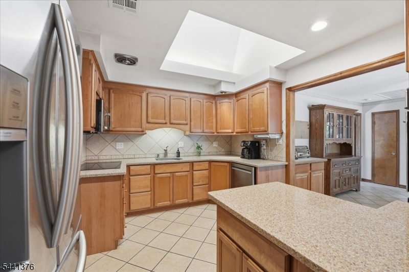 1352 Crim Road Bridgewater, NJ 08807 - Photo 9 of 34