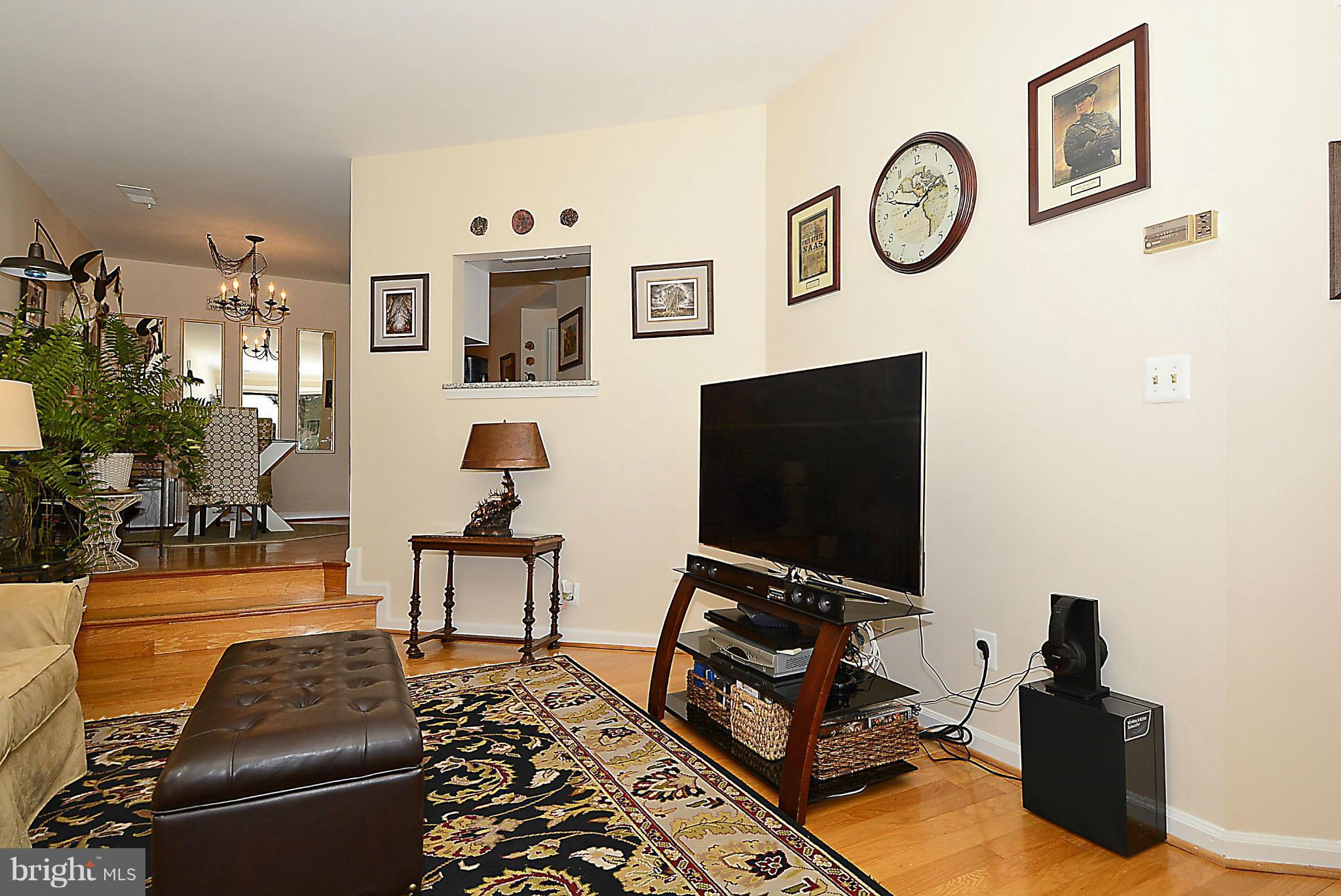 11210 Harbor Court, Unit 11210 Reston, VA 20191 - Photo 4 of 18 Living Room