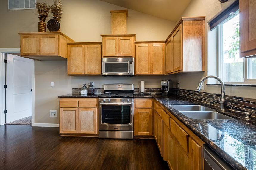 4754 Hillcrest Road Medford, OR 97504 - Photo 12 of 35 4754 Hillcrest-13