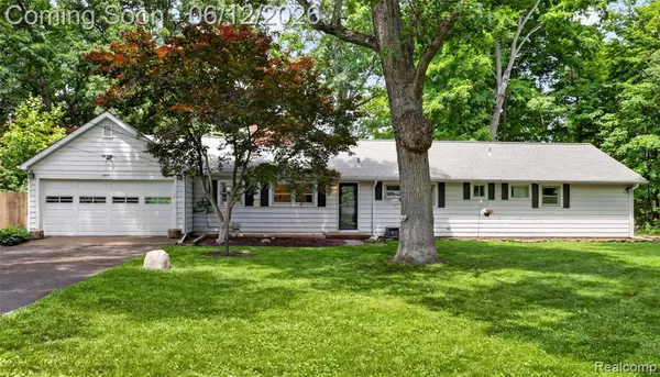 $369,000 | 5831 Winans Drive, Brighton, MI 48116