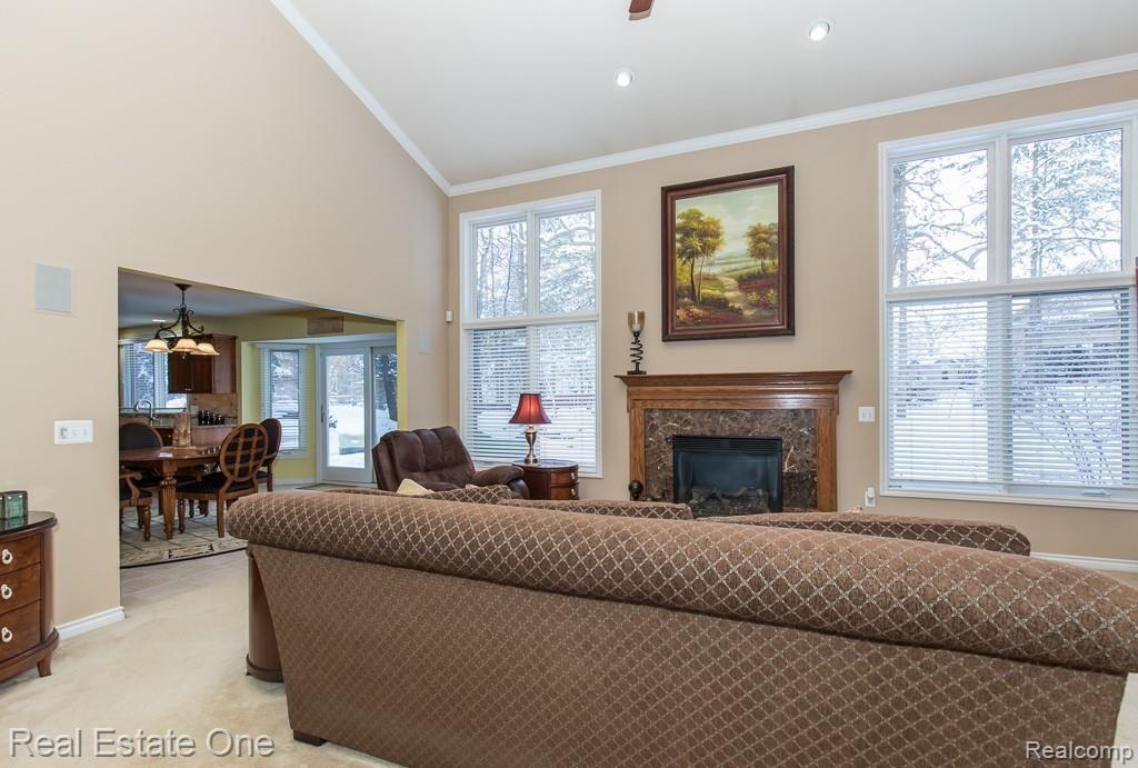 582 Bloomer Ridge Drive Rochester, MI 48307 - Photo 12 of 34