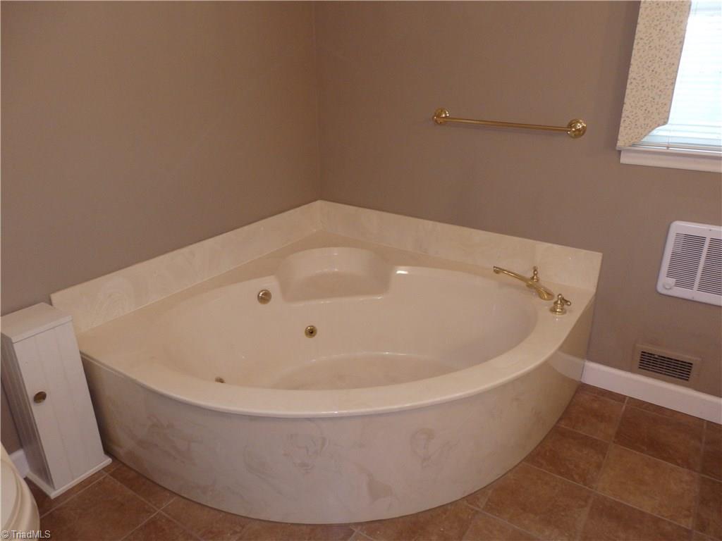 206 Coleridge Road Ramseur, NC 27316 - Photo 16 of 30 jetted tub