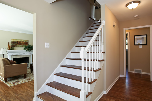 995 Cleveland Road Hinsdale, IL 60521 - Photo 2 of 20