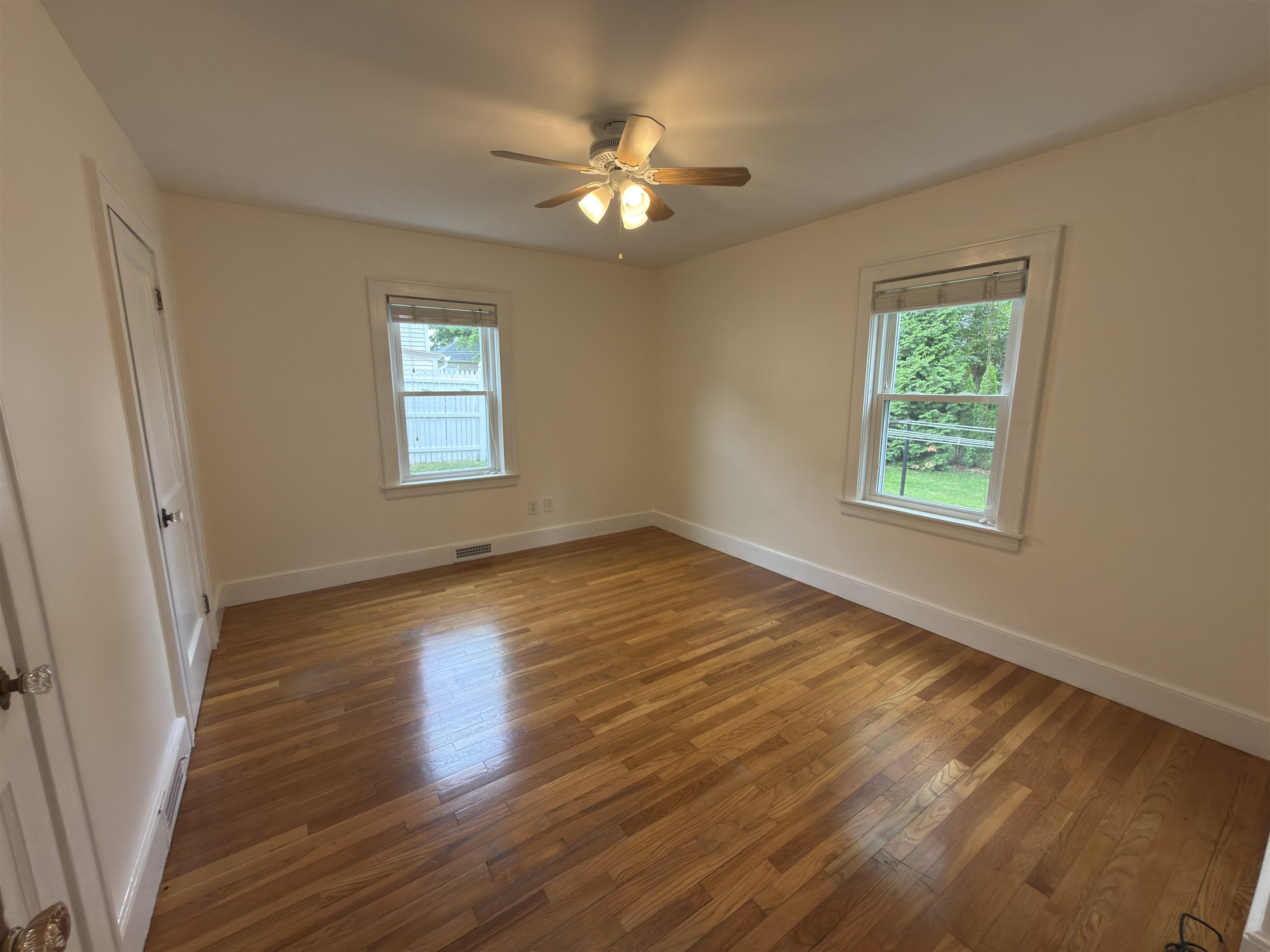 573 Spruce Street Manchester, NH 03103 - Photo 19 of 28