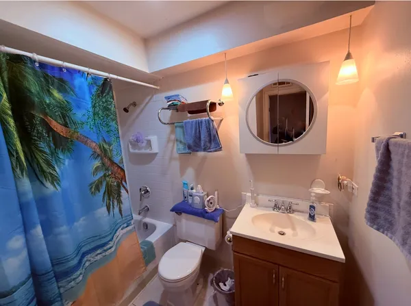 $185,000 | 3 A Kingery Quarter, Unit 103, Willowbrook, IL 60527