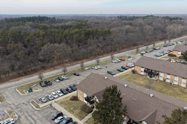$185,000 | 3 A Kingery Quarter, Unit 103, Willowbrook, IL 60527