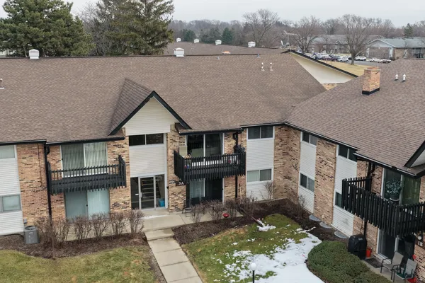 $185,000 | 3 A Kingery Quarter, Unit 103, Willowbrook, IL 60527