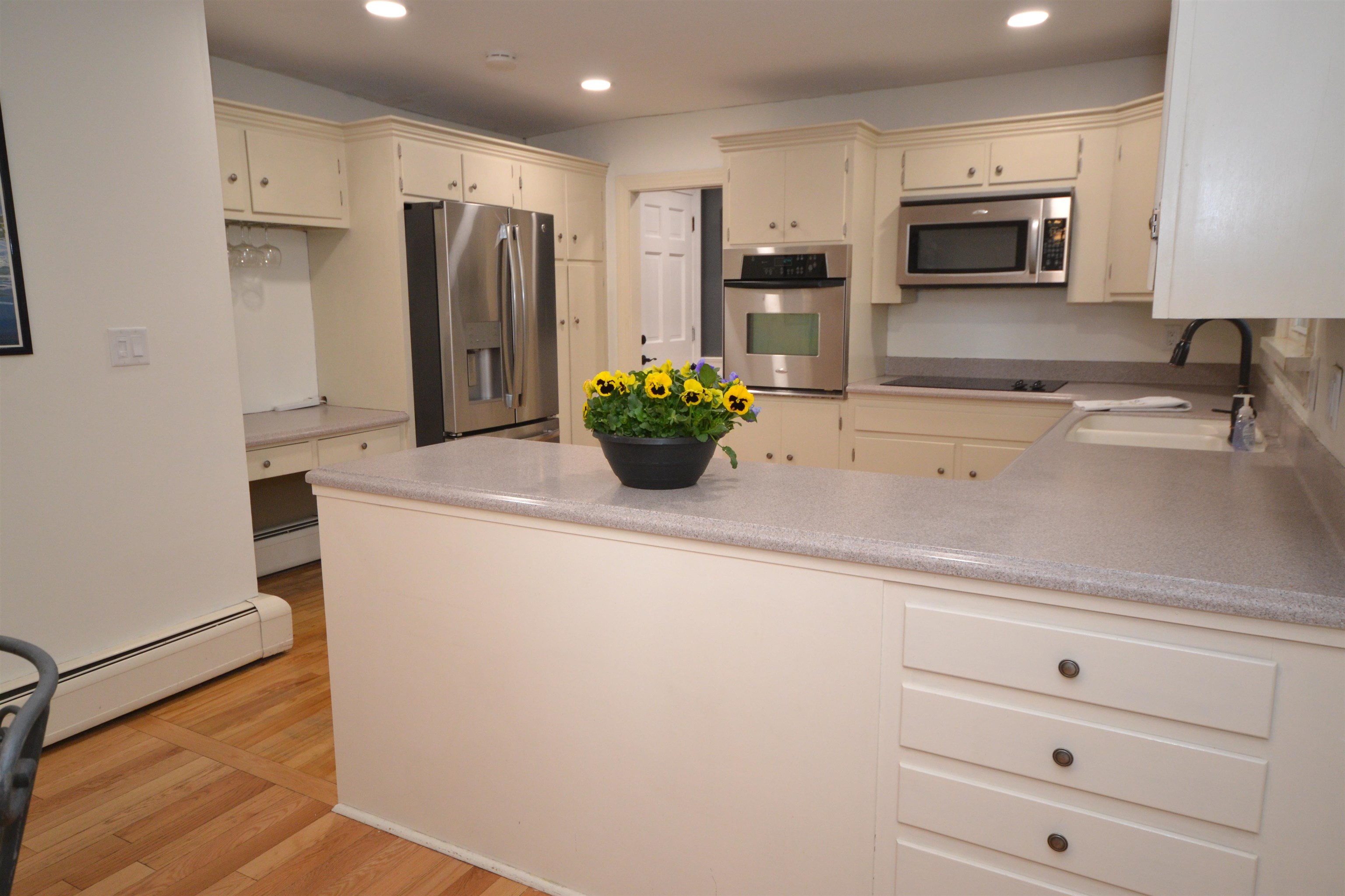 116 Ridgewood Avenue Keene, NH 03431 - Photo 16 of 40