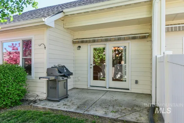 $455,000 | 325 South Whisperwood Way, Boise, ID 83709