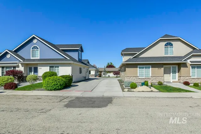 $455,000 | 325 South Whisperwood Way, Boise, ID 83709