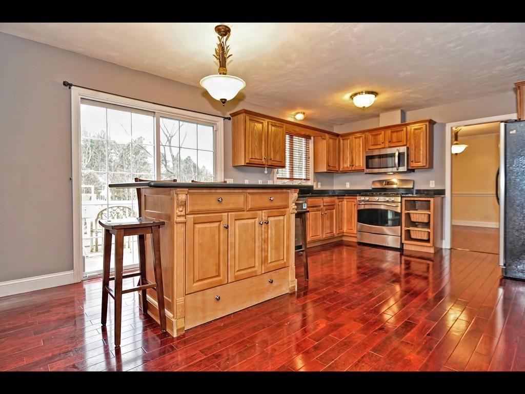 85 Pine Street Franklin, MA 02038 - Photo 5 of 38