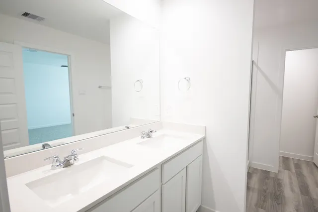 $2,650 | 10217 Berkeley Spgs Trail, Houston, TX 77051