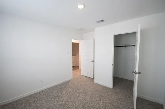 $2,650 | 10217 Berkeley Spgs Trail, Houston, TX 77051