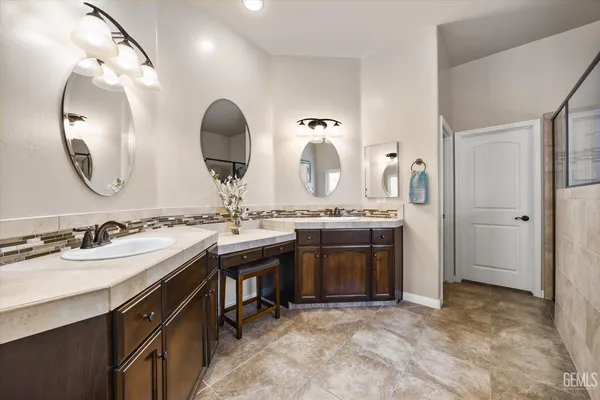 $700,000 | Undisclosed Address, Bakersfield, CA 93314