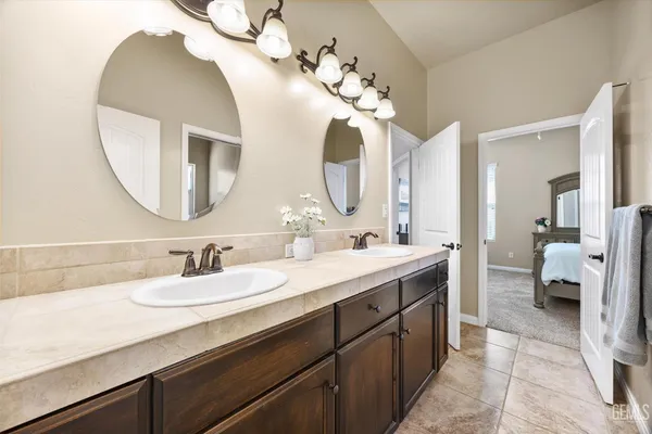 $700,000 | Undisclosed Address, Bakersfield, CA 93314