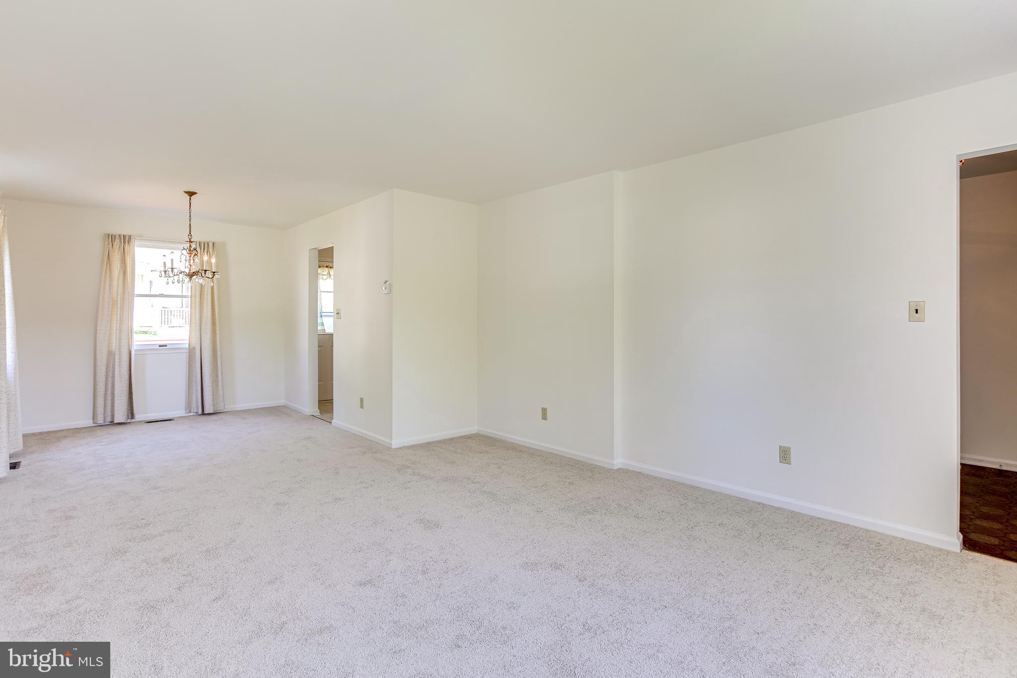9906 Maidbrook Road Baltimore, MD 21234 - Photo 3 of 27 Living Room