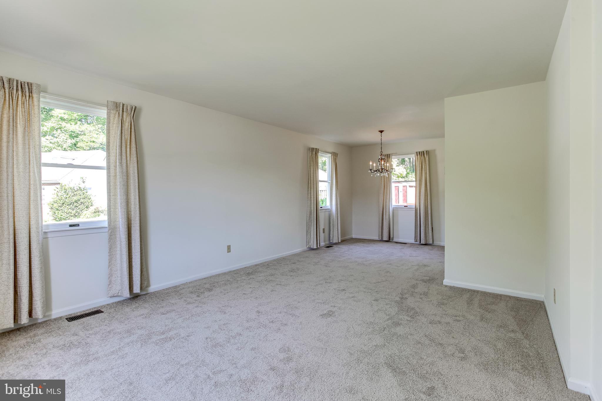 9906 Maidbrook Road Baltimore, MD 21234 - Photo 4 of 27 Living Room