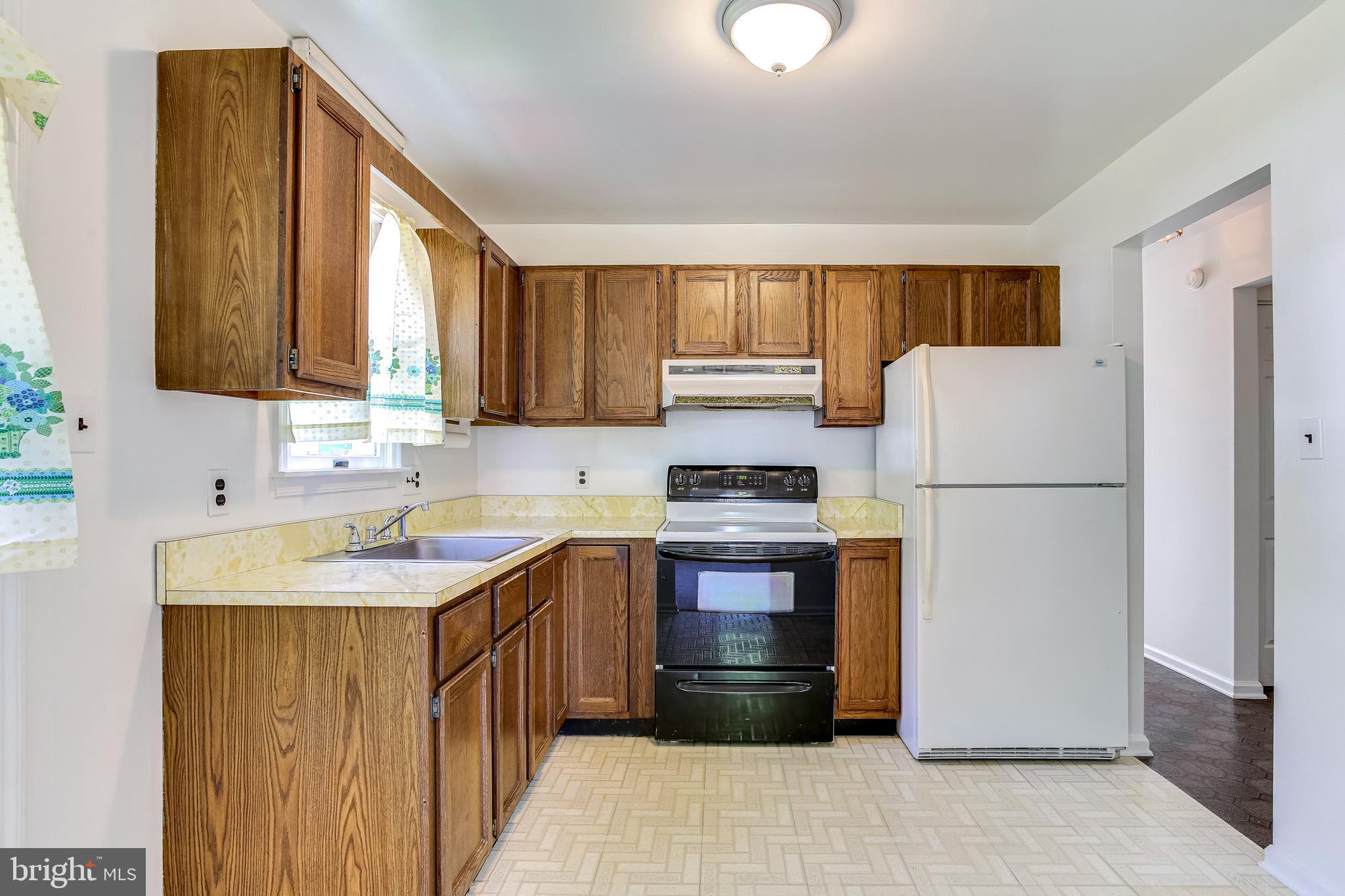 9906 Maidbrook Road Baltimore, MD 21234 - Photo 7 of 27 Kitchen