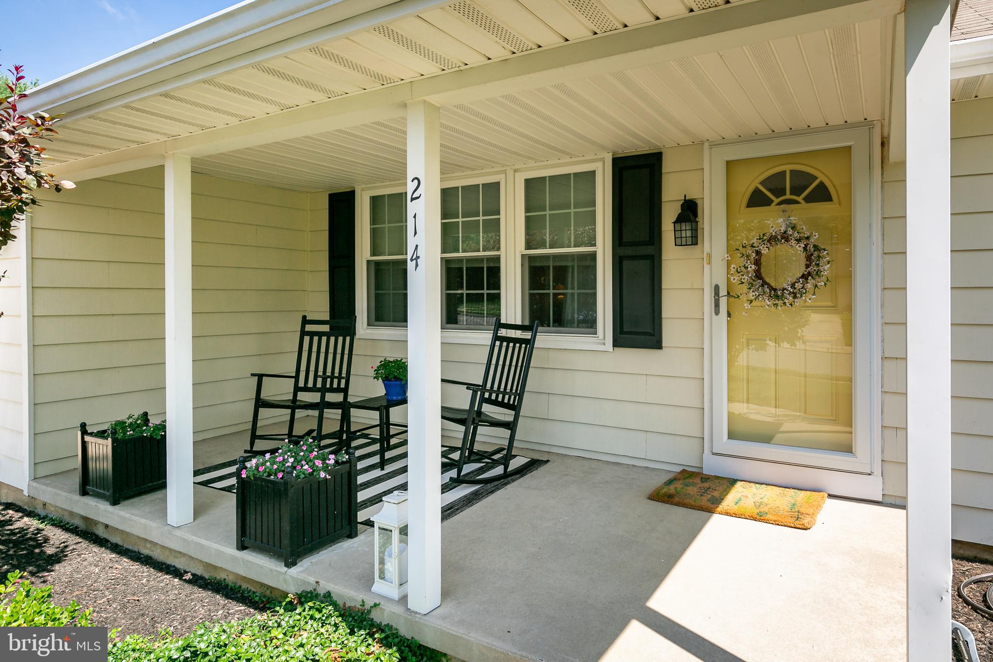 214 Farmington Road Delran, NJ 08075 - Photo 3 of 26 Front Porch