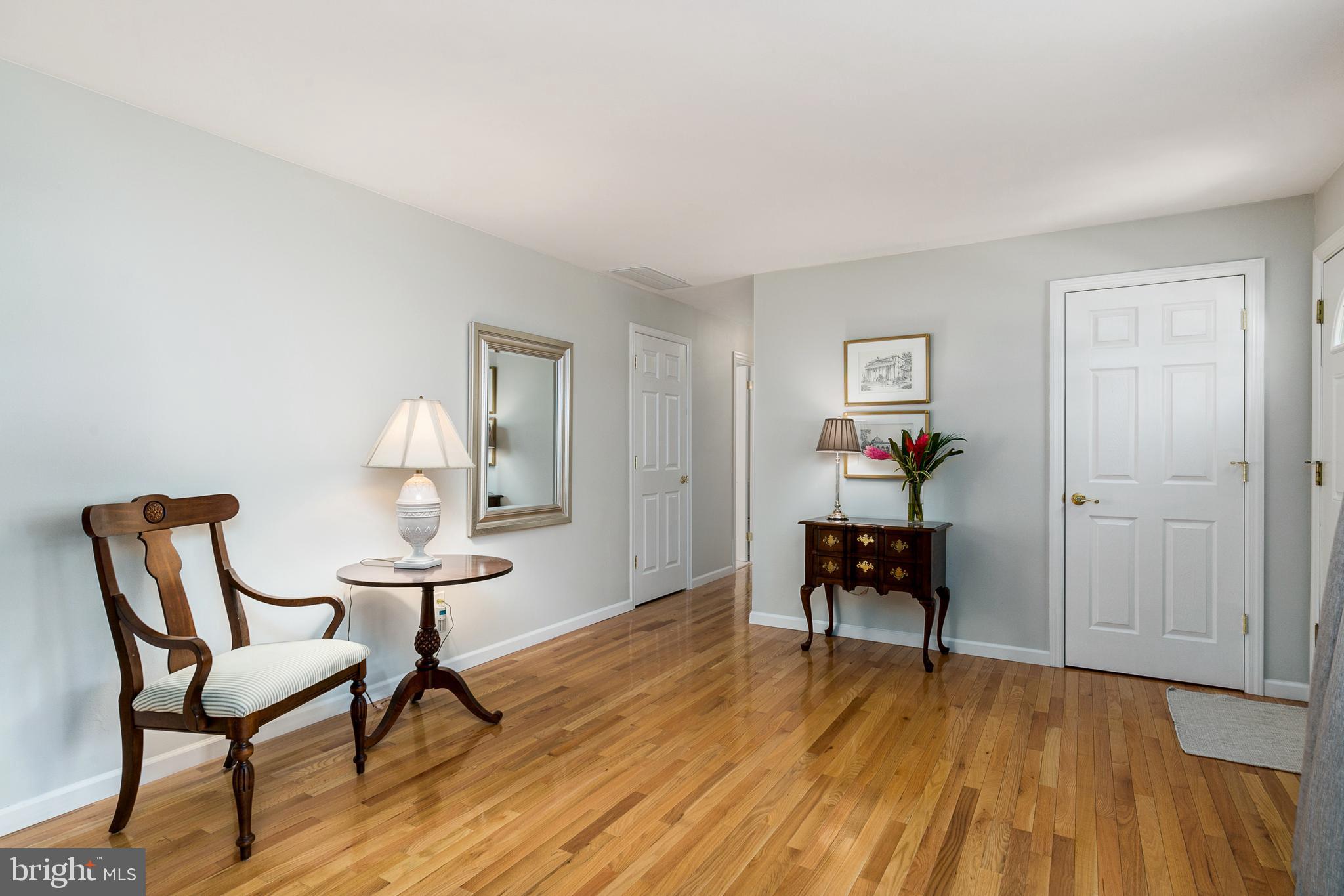 214 Farmington Road Delran, NJ 08075 - Photo 6 of 26 Living Room