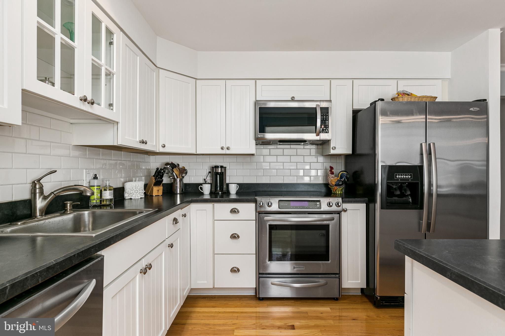 214 Farmington Road Delran, NJ 08075 - Photo 9 of 26 Kitchen