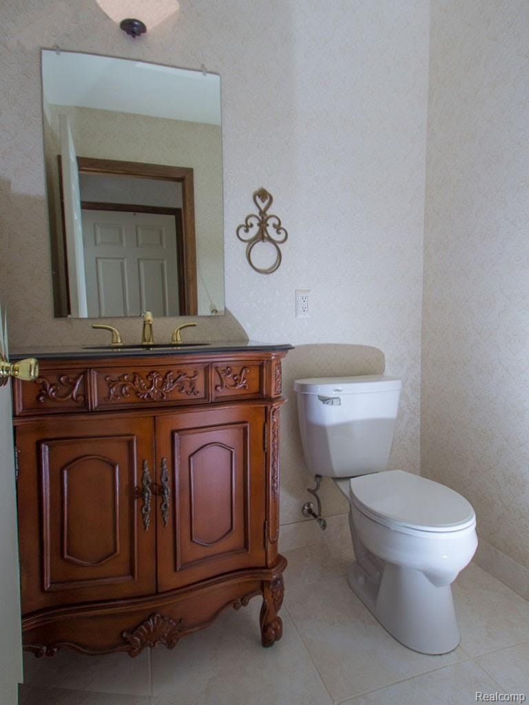 640 Rolling Green Circle North Rochester, MI 48309 - Photo 19 of 26 First_Floor_Bathroom.jpg