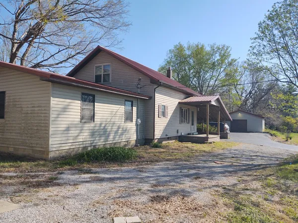 $184,000 | 2000 Highway 147, Vienna, IL 62995