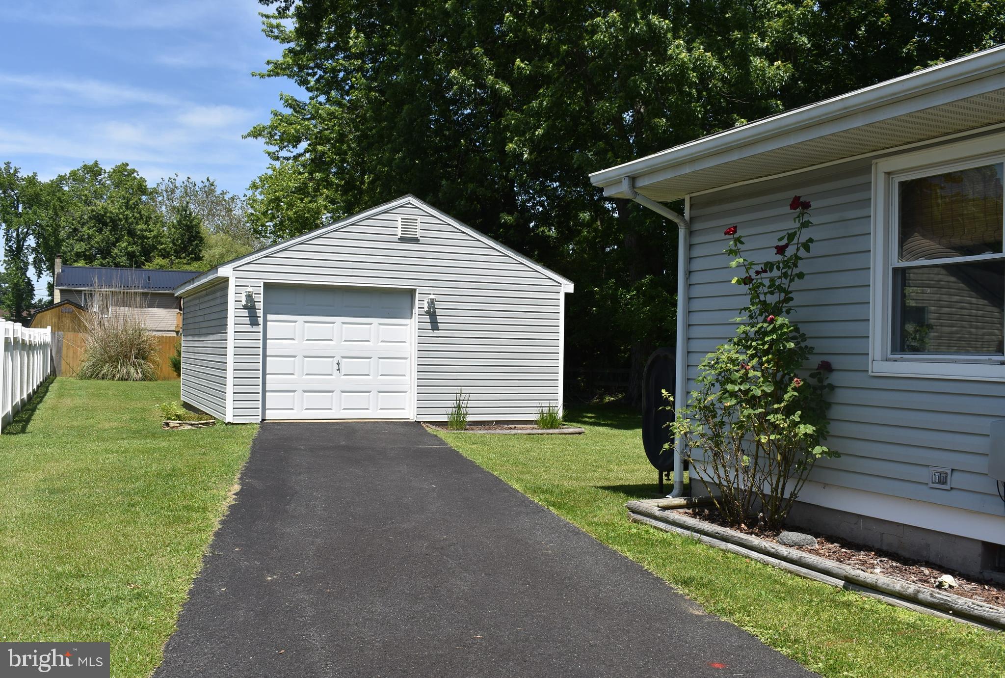 7320 Tred Avon Road Middle River, MD 21220 - Photo 5 of 29 Driveway Leading to Detached Garage
