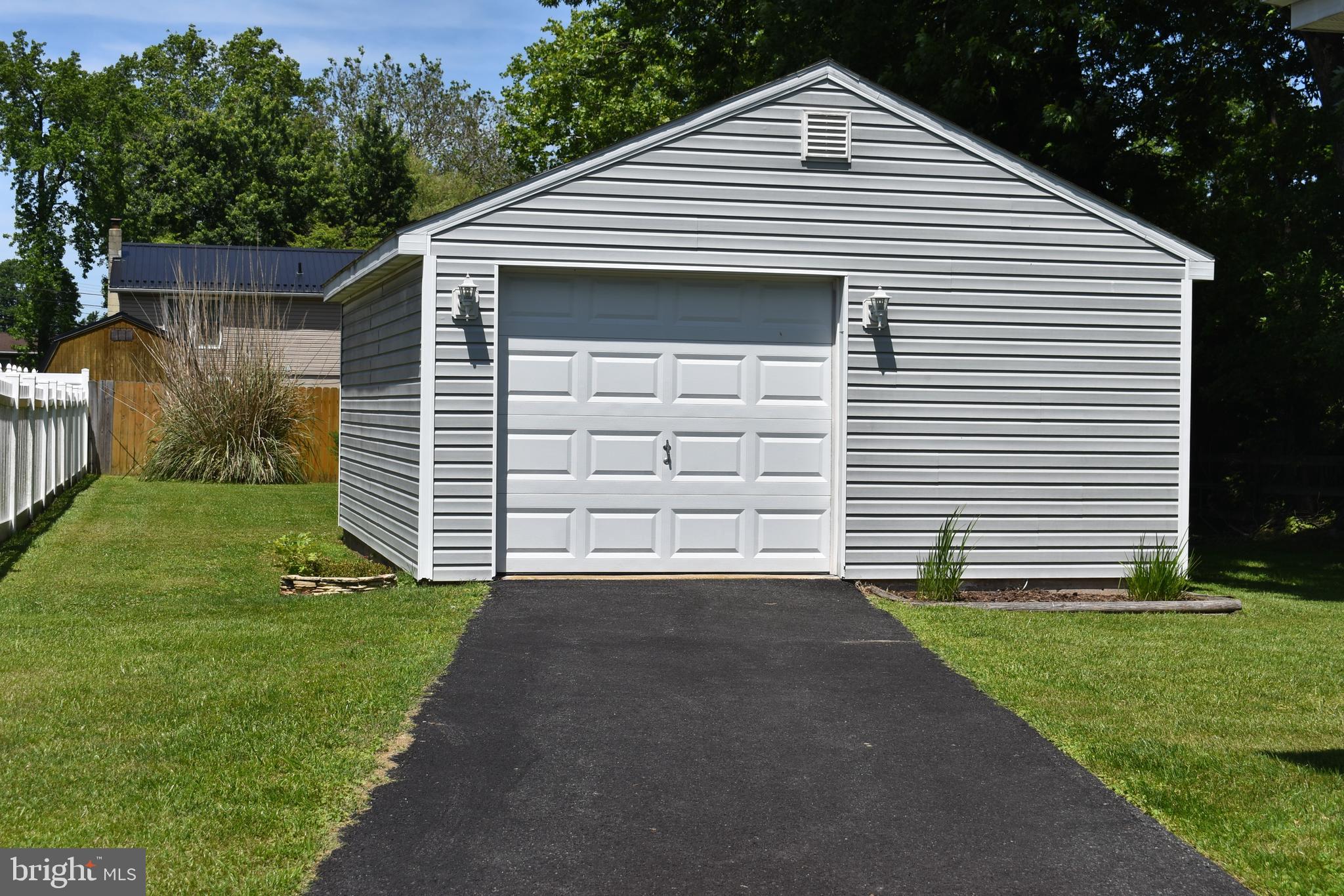 7320 Tred Avon Road Middle River, MD 21220 - Photo 6 of 29 18 x 22 Detached Garage