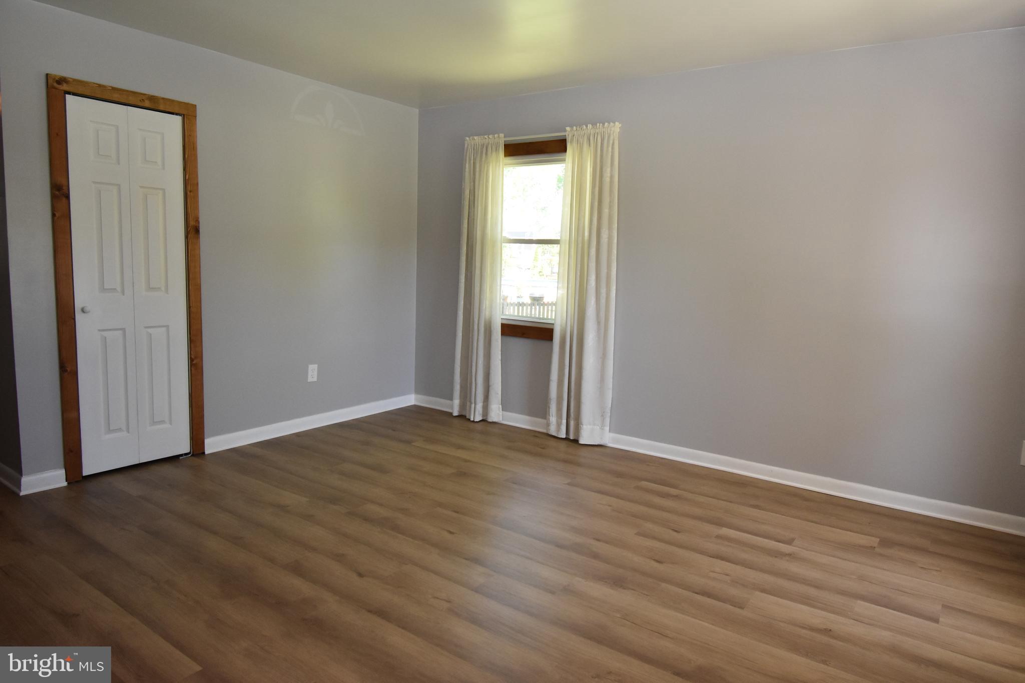 7320 Tred Avon Road Middle River, MD 21220 - Photo 10 of 29 Living Room w/New Flooring