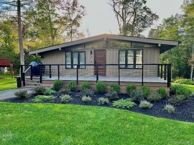 $650,000 | 7 Donenfeld Drive, Kauneonga Lake, NY 12749