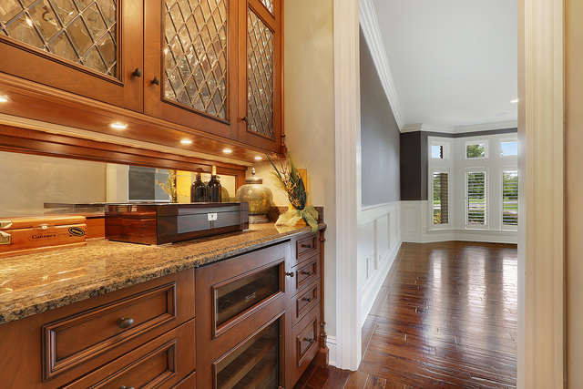 218 Shadow Ridge Court Palos Park, IL 60464 - Photo 12 of 40 a view of a kitchen with a sink and dishwasher
