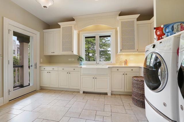 218 Shadow Ridge Court Palos Park, IL 60464 - Photo 17 of 40 a kitchen with white cabinets and window
