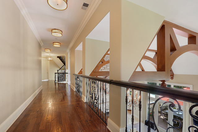 218 Shadow Ridge Court Palos Park, IL 60464 - Photo 19 of 40 a view of an entryway with wooden floor