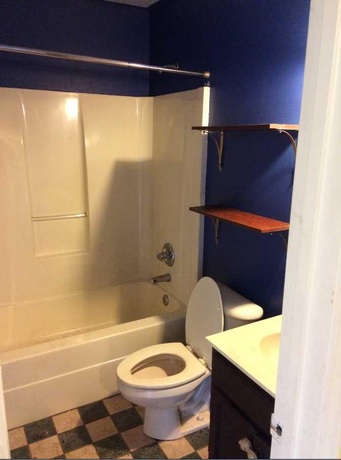 222 Dower Road Chattanooga, TN 37419 - Photo 9 of 13 Hall Way Bathroom