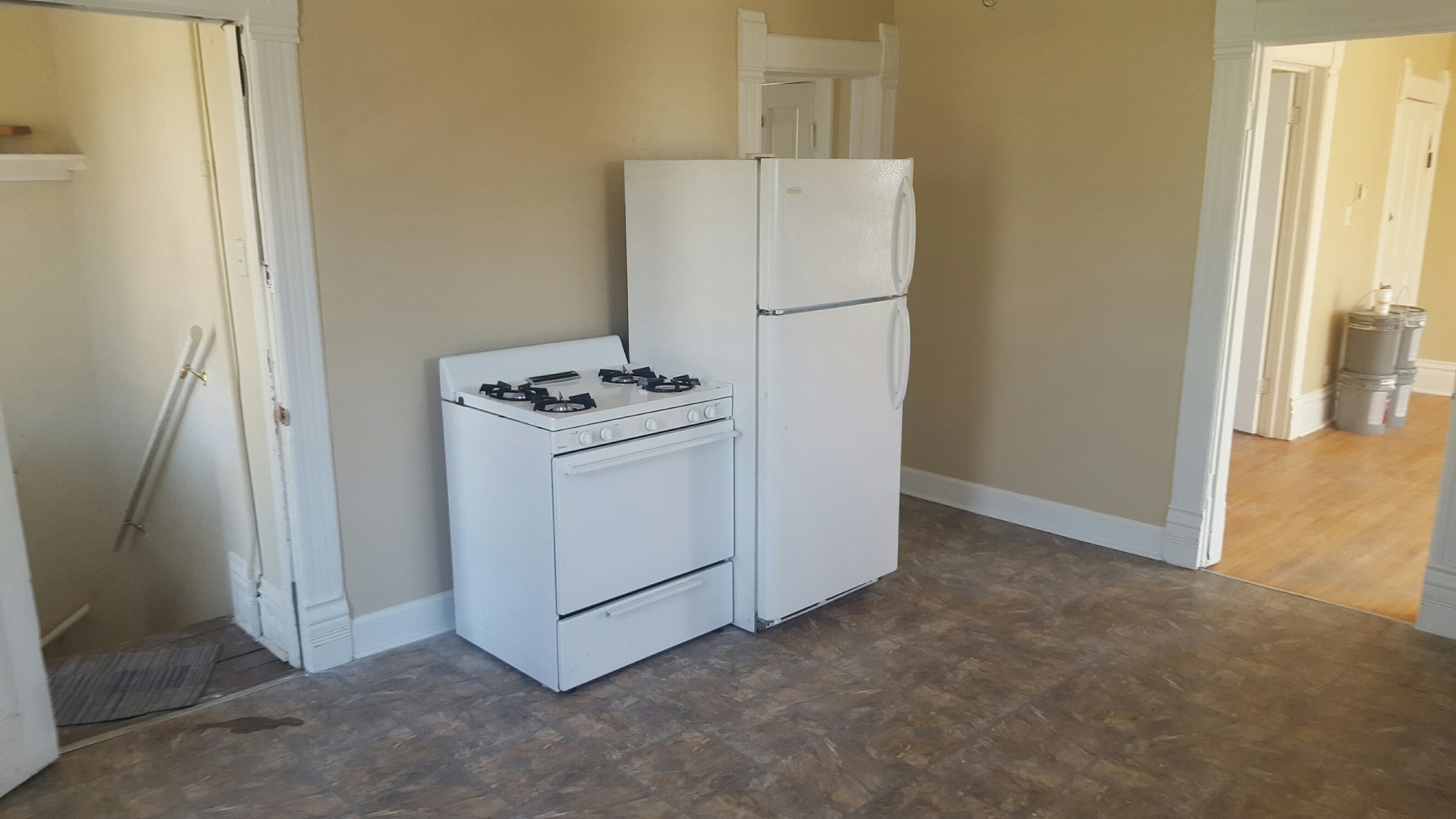 486 Ashland Avenue Elgin, IL 60123 - Photo 13 of 21 a utility room with dryer and washer