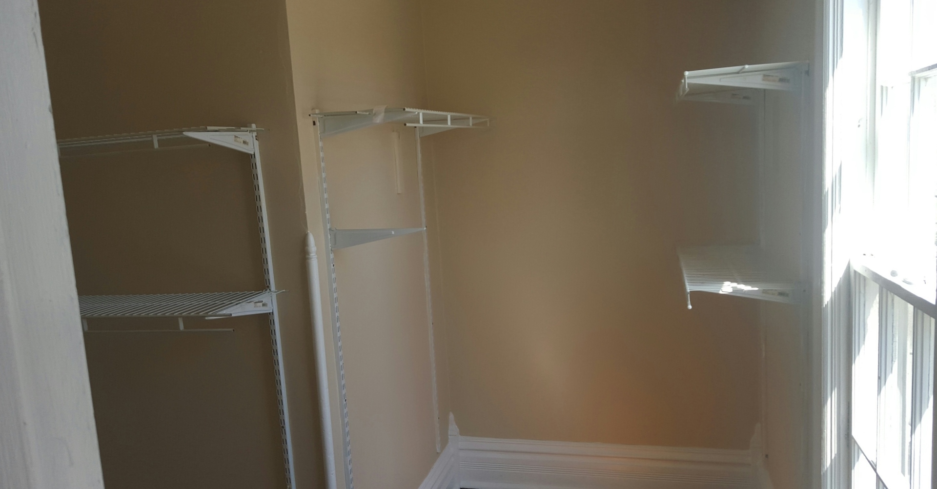 486 Ashland Avenue Elgin, IL 60123 - Photo 21 of 21 a bathroom with a glass shower door