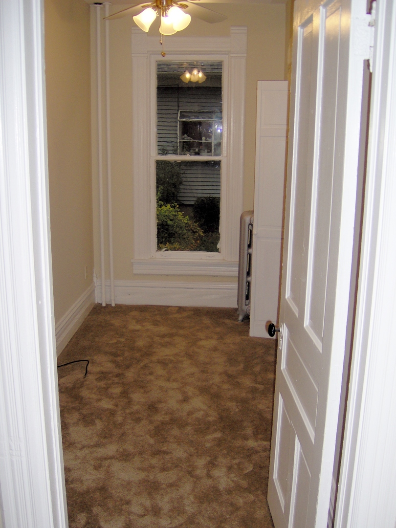 486 Ashland Avenue Elgin, IL 60123 - Photo 8 of 21 a view of an empty room