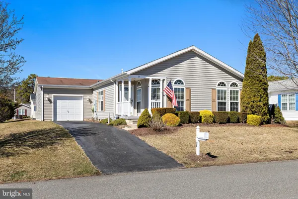 $399,000 | 75 Oak Ridge Lane, Manahawkin, NJ 08050
