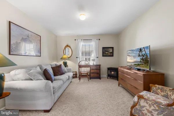 $399,000 | 75 Oak Ridge Lane, Manahawkin, NJ 08050